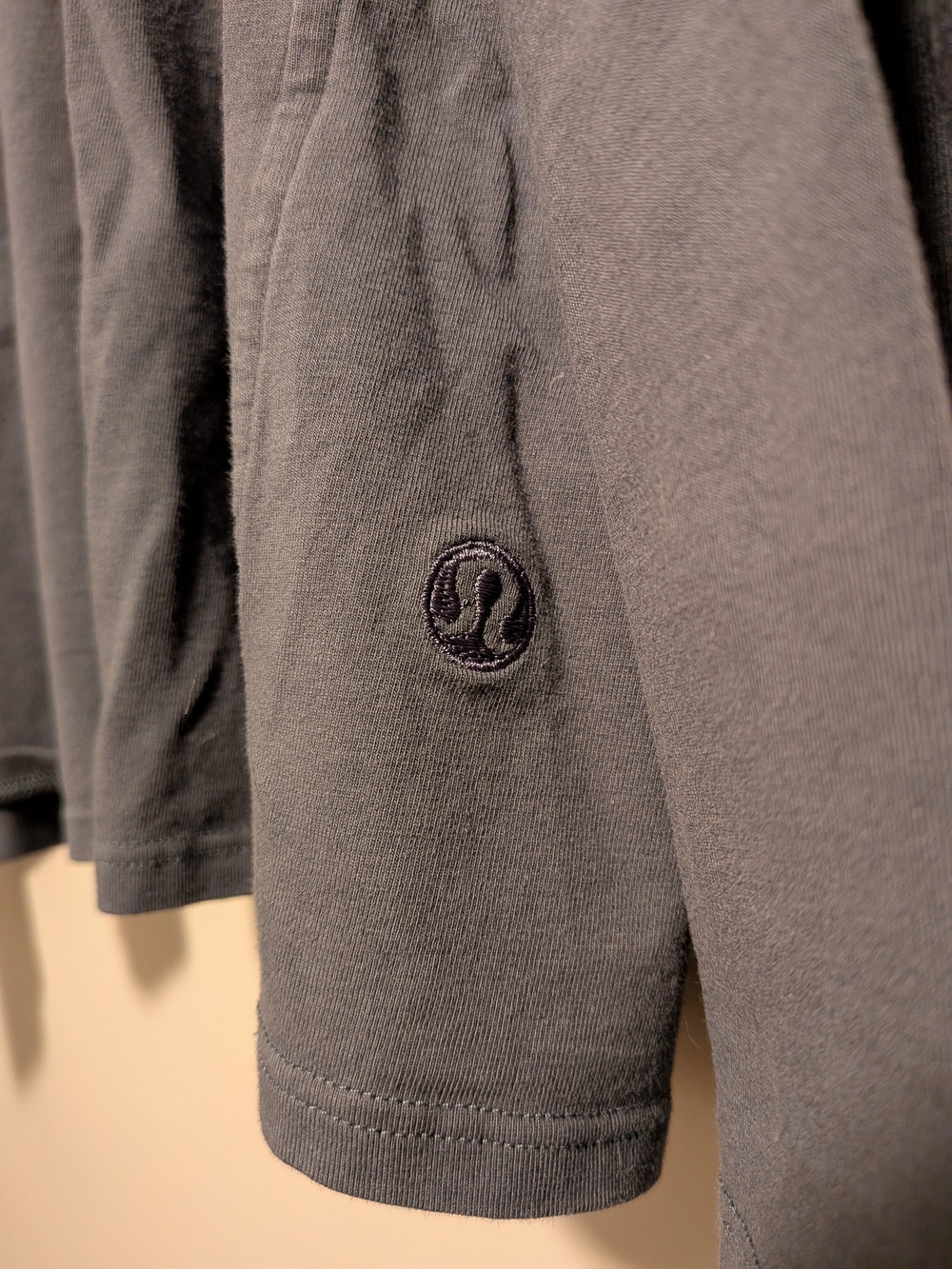 lululemon athletica Long Sleeve Tee in Charcoal